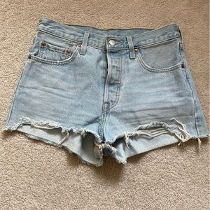 Levi’s Lightwash Jean Shorts